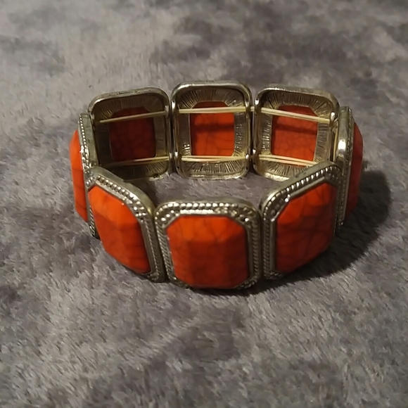 SILVER-TONE RED RECTANGLE STONE STRETCH BRACELET - Picture 4 of 4